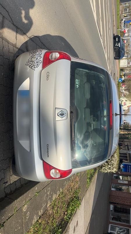 Gebraucht Renault Clio IV 75 PS (55 kW) 2012 Silber Kleinwagen