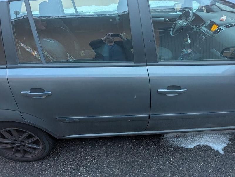 Gebraucht Opel Zafira 140 PS (102 kW) 2006 Grau Van / Kleinbus