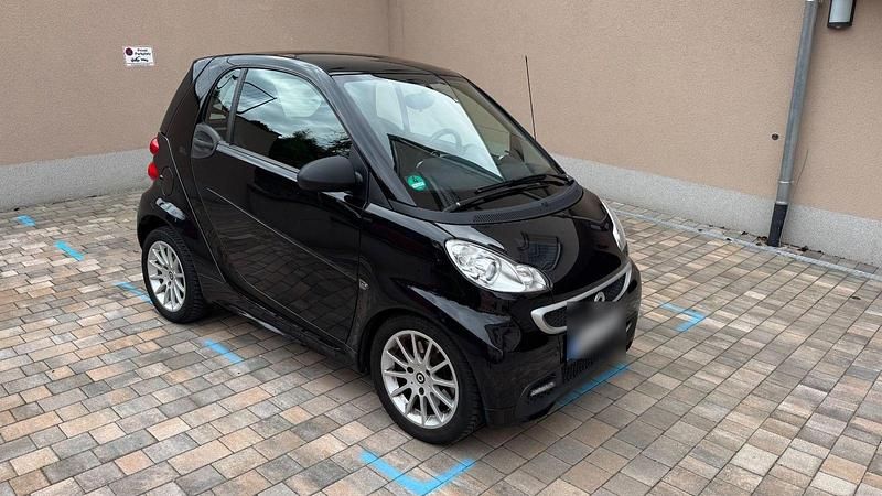 Schwarz Gebraucht 2014 Smart ForTwo Coupé Coupé | 6.600 € (Fairer Preis) - Bild 1/4