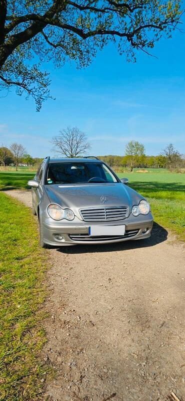 Andere außenfarben Gebraucht 2006 Mercedes 220 Kombi | 2.700 € - Bild 1/4