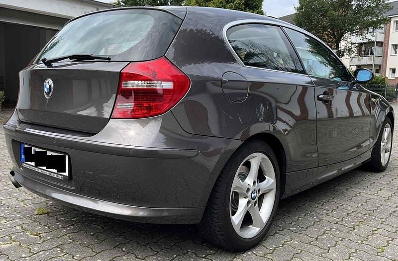 Gebraucht BMW 120 Performance 177 PS (130 kW) 2008 Braun Kleinwagen
