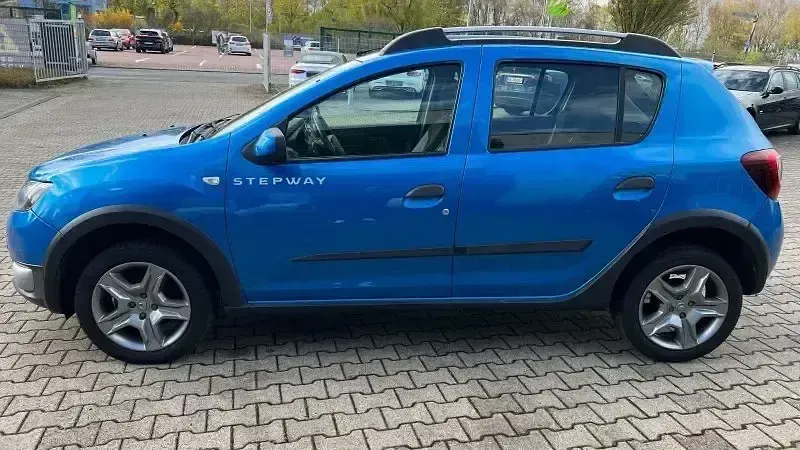 Gebraucht Dacia Sandero Prestige 90 PS (66 kW) 2014 Blau Kleinwagen