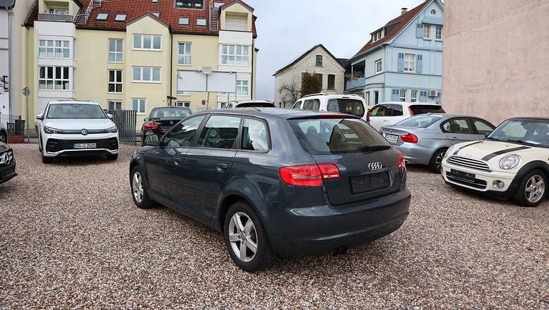 Gebraucht Audi A3 Ambiente 125 PS (91 kW) 2009 Grau Kleinwagen