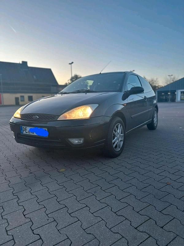 Gebraucht Ford Focus 75 PS (55 kW) 2004 Schwarz Kleinwagen