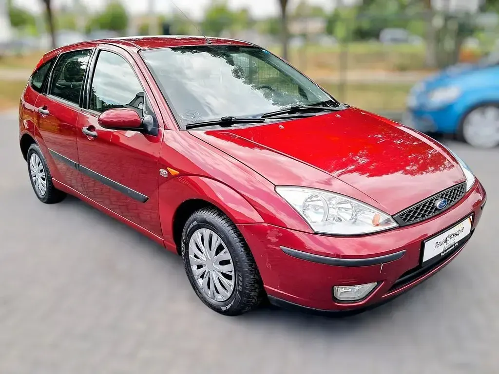 Gebraucht Ford Focus Trend 101 PS (74 kW) 2004 Rot Limousine