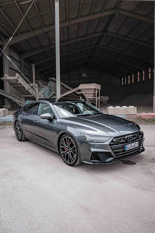 Grau Gebraucht 2020 Audi S7 Kleinwagen | 61.900 € (Fairer Preis) - Bild 1/4
