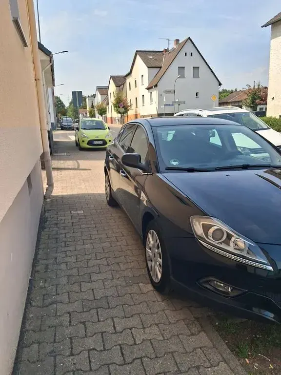 Usata Lancia Delta 120 CV (88 kW) 2010 Utilitaria