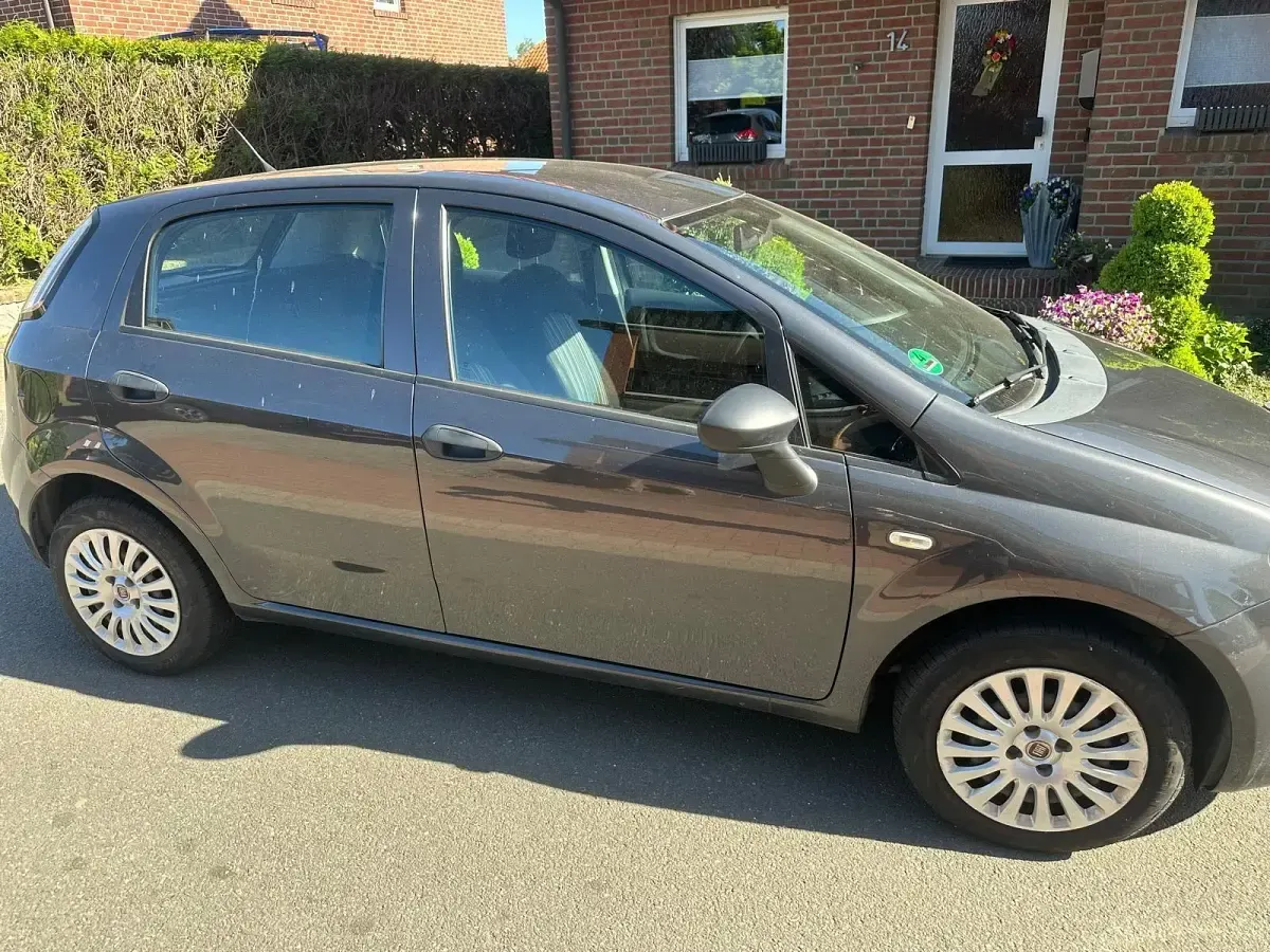 Gebraucht Fiat Punto Evo 77 PS (56 kW) 2012 Grau Kleinwagen