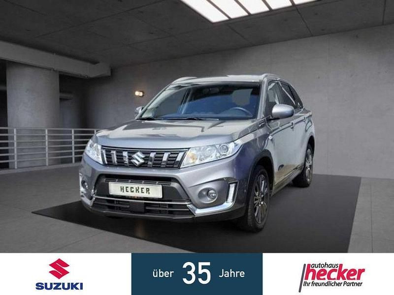 Galactic gray (metallic) Gebraucht 2018 Suzuki Vitara Comfort SUV | 17.270 € (Fairer Preis) - Bild 1/4