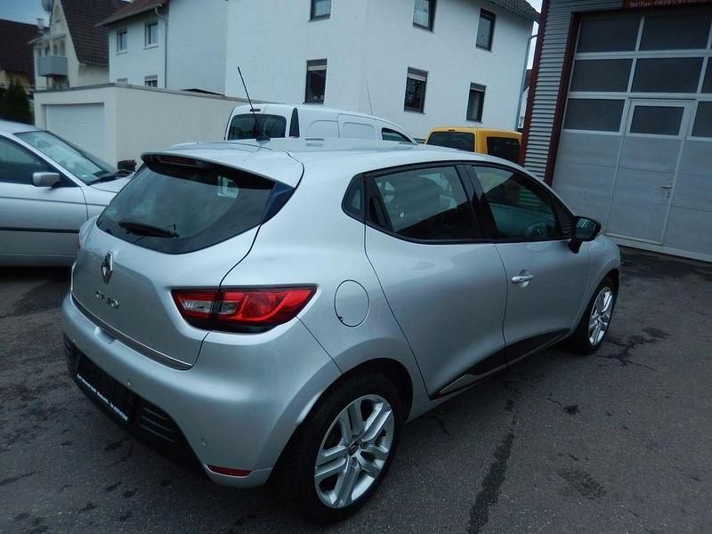 Gebraucht Renault Clio IV 90 PS (66 kW) 2019 Silber Limousine