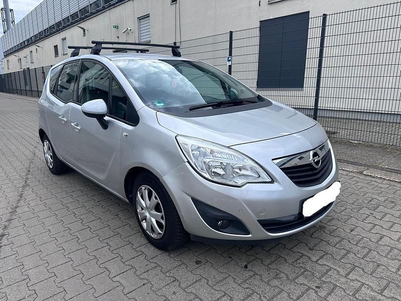 Silber Gebraucht 2011 Opel Meriva Van / Kleinbus | 4.500 € (Superpreis) - Bild 1/4
