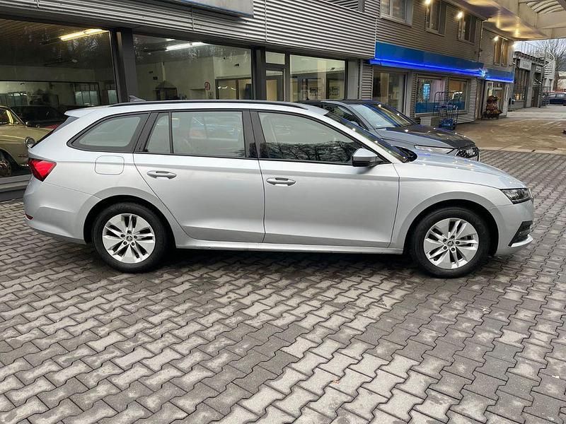 Gebraucht Skoda Octavia Ambition 110 PS (80 kW) 2024 Silber Kombi