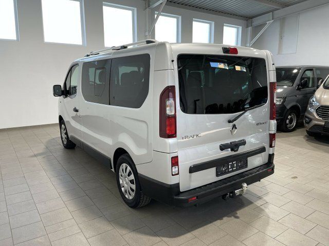 Gebraucht Renault Trafic Life 146 PS (107 kW) 2019 Grau metallic Van / Kleinbus