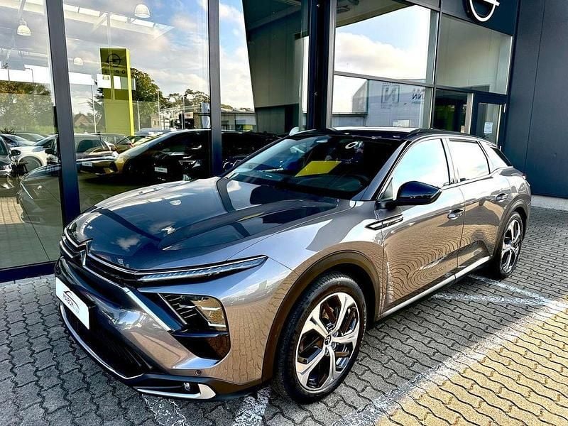 Grau/typ aussenverkleidung met Gebraucht 2023 Citroën C5 X Feel Limousine | 19.190 € - Bild 1/4