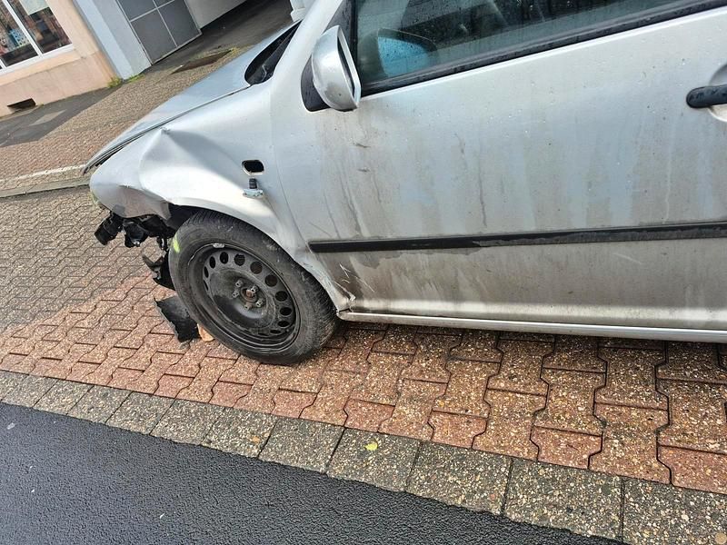 Gebraucht VW Golf 75 PS (55 kW) 2000 Silber Limousine