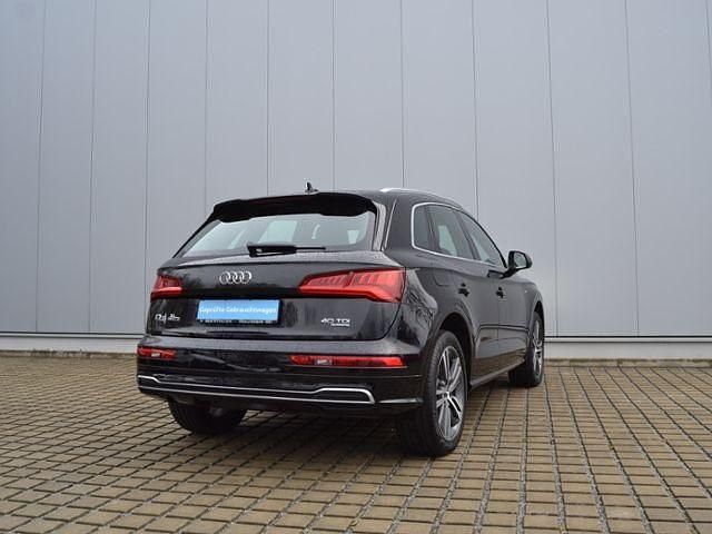 Gebraucht Audi Q5 S-Line 190 PS (139 kW) 2019 Mythosschwarz metallic SUV