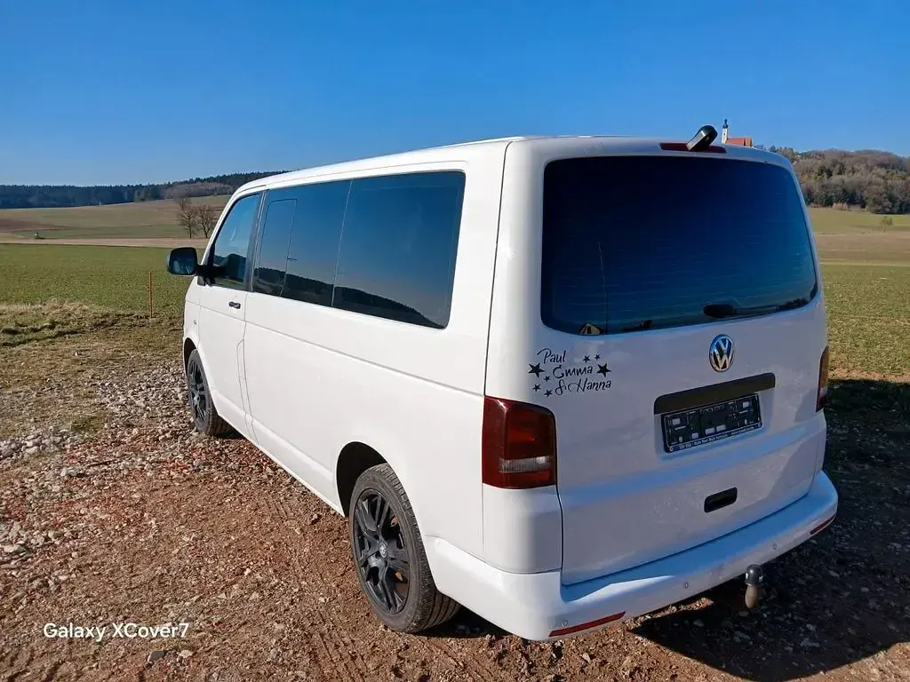 Gebraucht VW Multivan 140 PS (102 kW) 2015 Weiß Van / Kleinbus