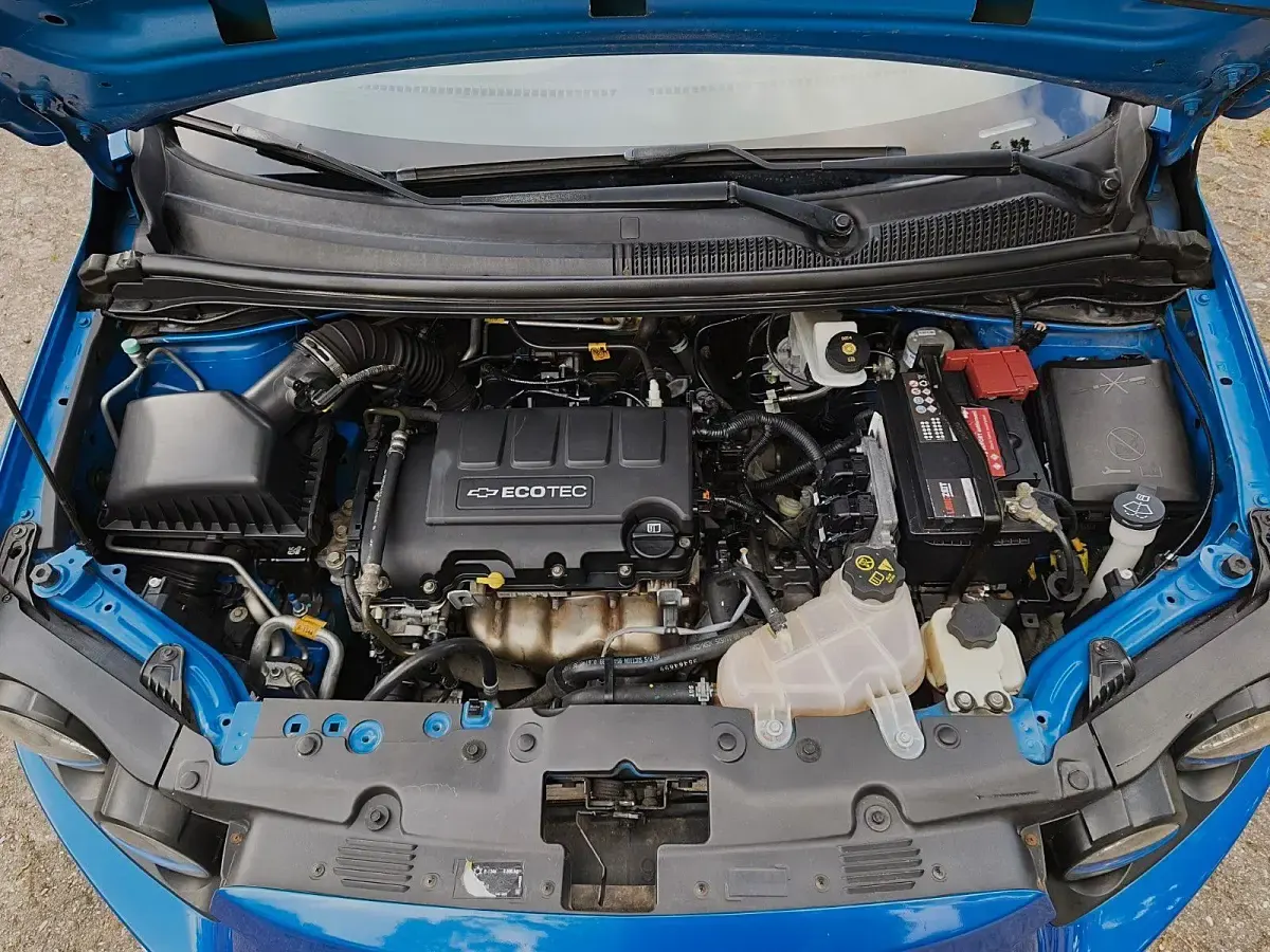 Gebraucht Chevrolet Aveo 101 PS (74 kW) 2012 Blau Kleinwagen