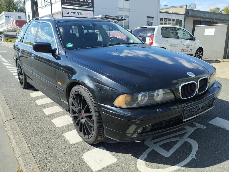 Gebraucht BMW 525 192 PS (141 kW) 2001 Schwarz Kombi