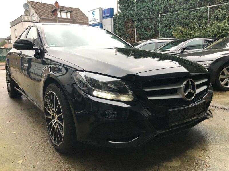 Schwarz Gebraucht 2015 Mercedes C220 Limousine | 15.900 € (Fairer Preis) - Bild 1/4