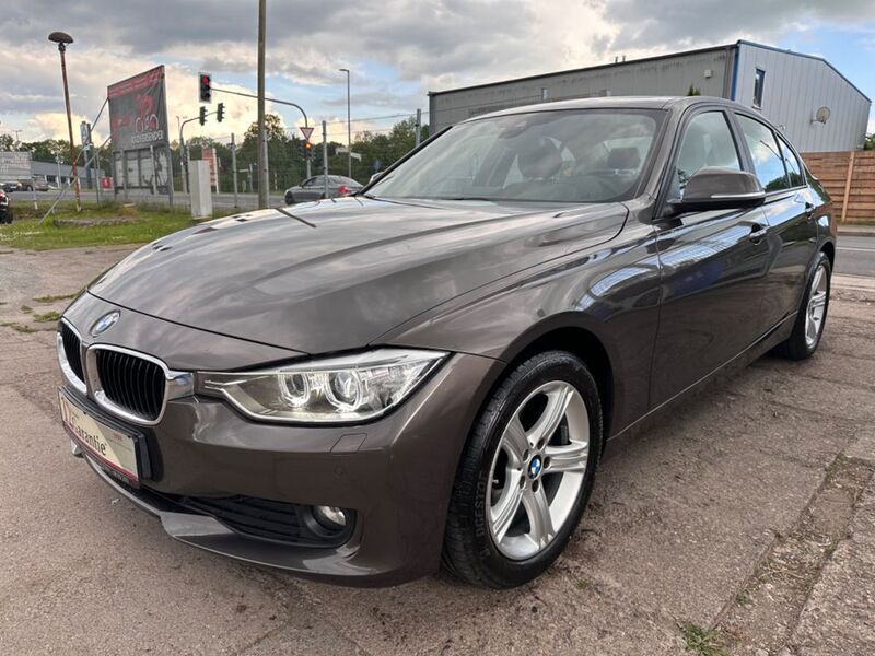Braun Gebraucht 2014 BMW 320 Sport Line Limousine | 14.990 € (Fairer Preis) - Bild 1/4