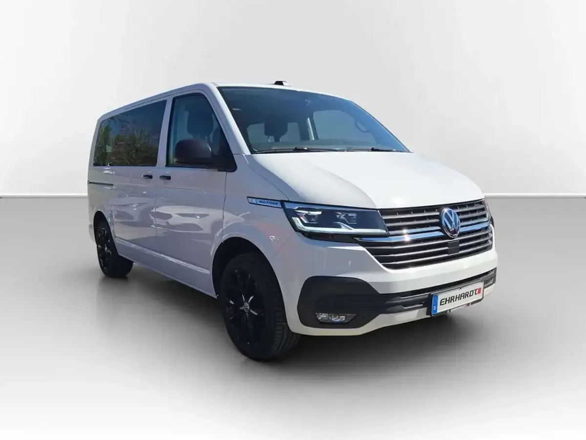 Używany VW Multivan Trendline 150 KM (110 kW) 2021 Biały Minivan