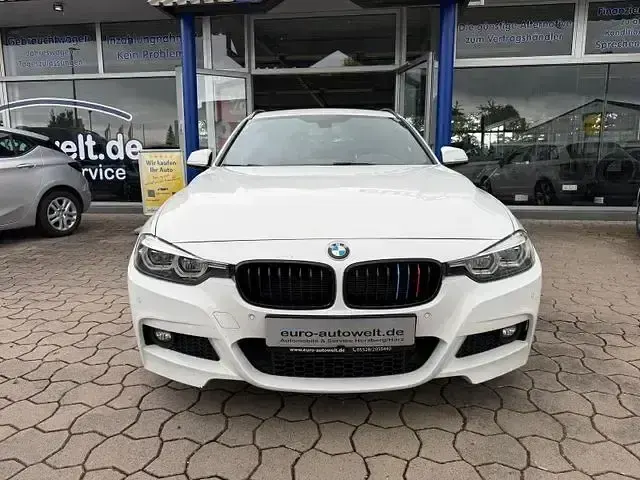Gebraucht BMW 320 M Sport 190 PS (139 kW) 2019 Alpinweiss iii Kombi