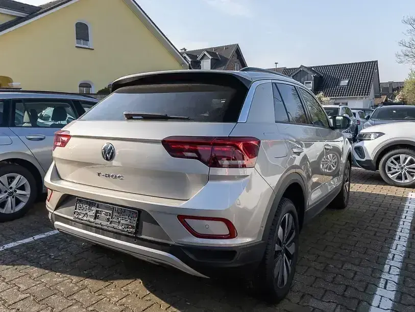 Gebraucht VW T-Roc Move 116 PS (85 kW) 2024 Silber SUV