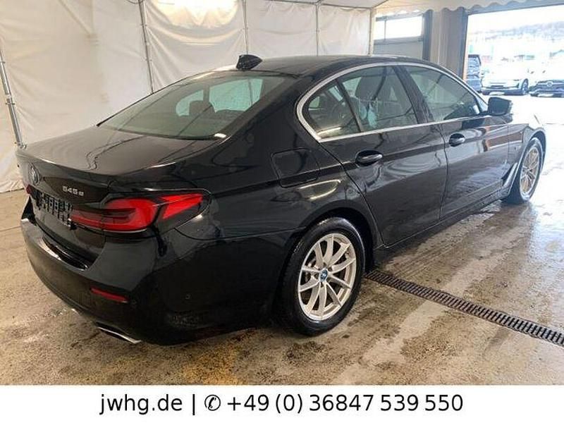 Gebraucht BMW 545e 394 PS (289 kW) 2021 Schwarz Limousine