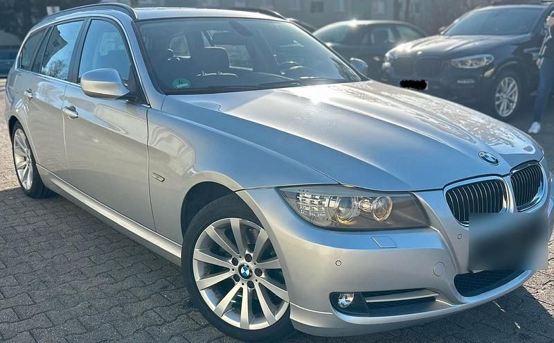 Gebraucht BMW 320 184 PS (135 kW) 2011 Silber Kombi