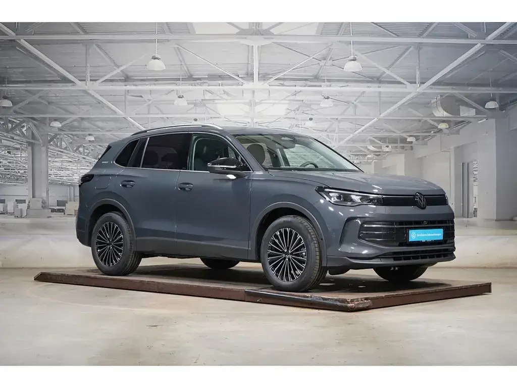 Gebraucht VW Tiguan 150 PS (110 kW) 2026 Grau SUV