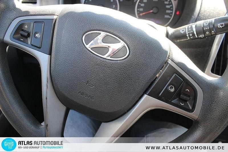 Gebraucht Hyundai i20 Edition 86 PS (63 kW) 2012 Ember gray Kleinwagen