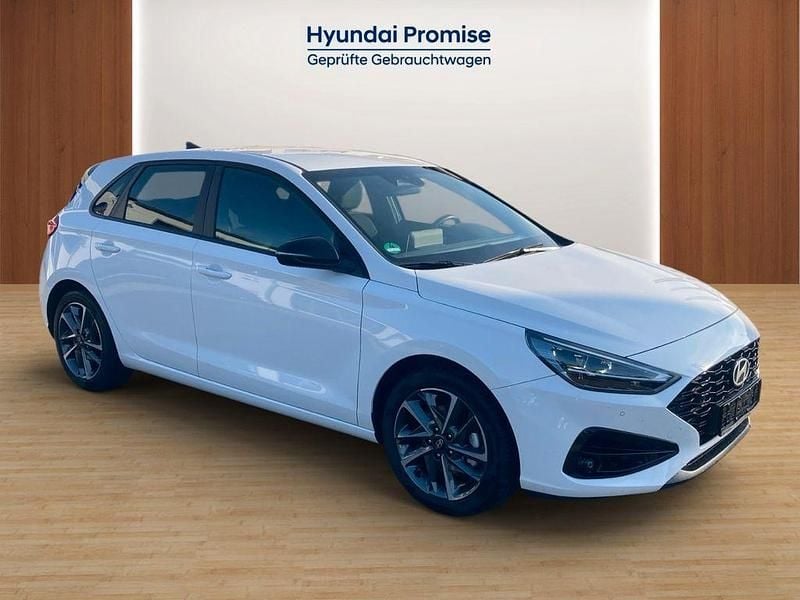 Gebraucht Hyundai i30 Advantage 101 PS (74 kW) 2024 Weiß Limousine