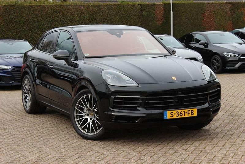 Second-hand Porsche Cayenne Platinum Edition 2023 Negru SUV