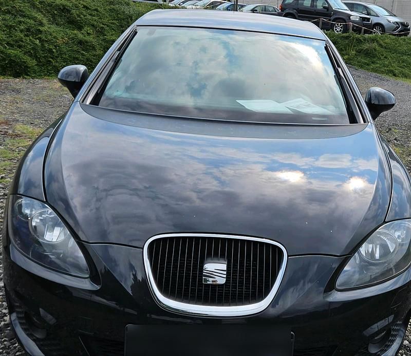 Second-hand Seat Leon 105 CP (77 kW) 2011 Negru Hatchback