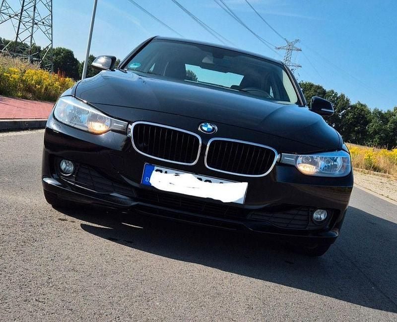 Schwarz Gebraucht 2014 BMW 320 Efficient Dynamics Limousine | 9.800 € (Superpreis) - Bild 1/4