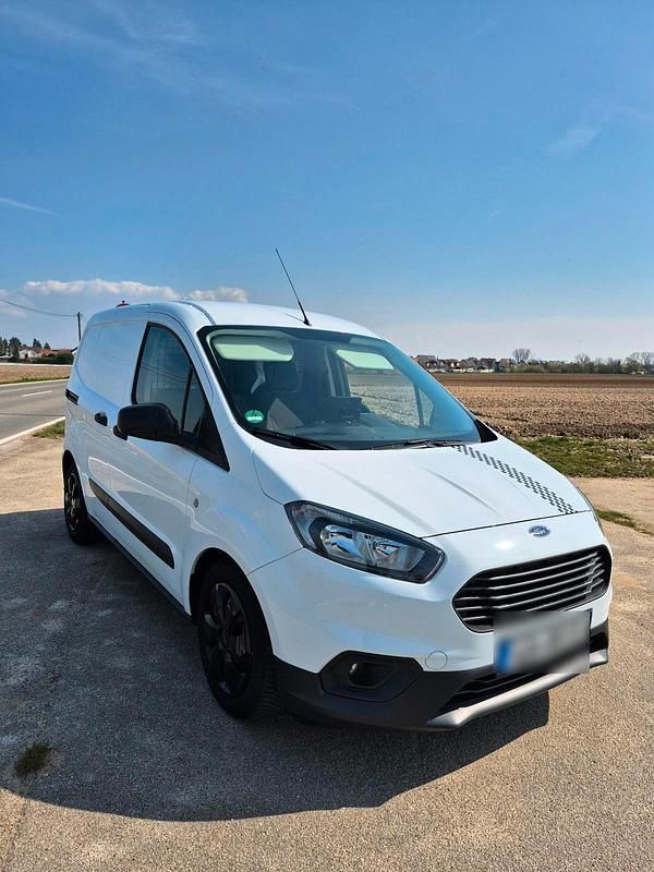 Second-hand Ford Transit 101 CP (74 kW) 2022 Alb Monovolum