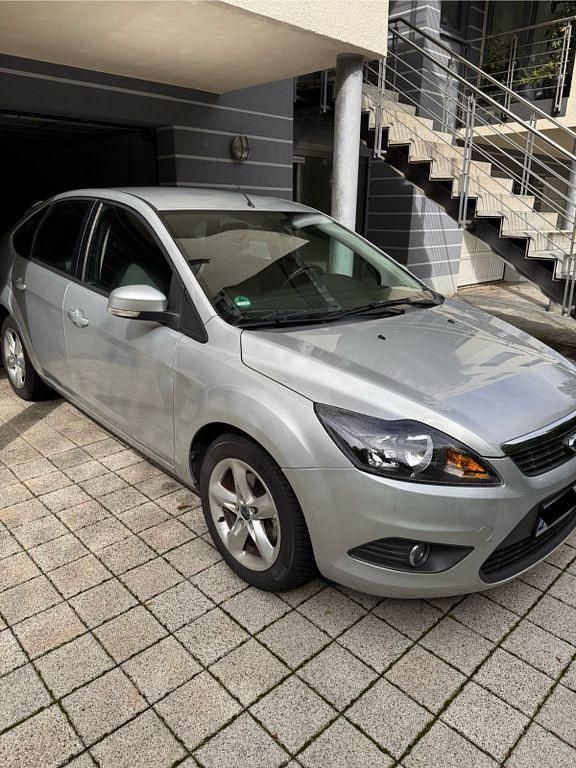 Silber Gebraucht 2009 Ford Focus Style Limousine | 4.500 € (Fairer Preis) - Bild 1/4