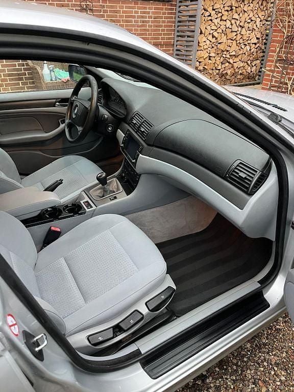 Gebraucht BMW 316 Basis 116 PS (85 kW) 2003 Silber Limousine