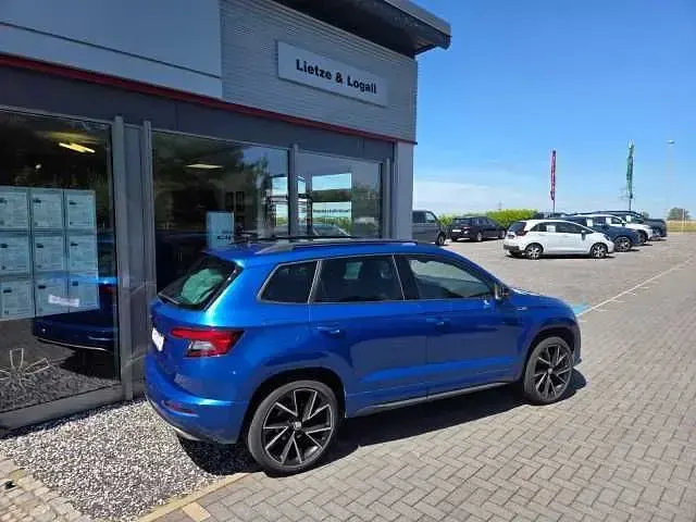 Gebraucht Skoda Karoq SportLine 150 PS (110 kW) 2021 Racing blue SUV