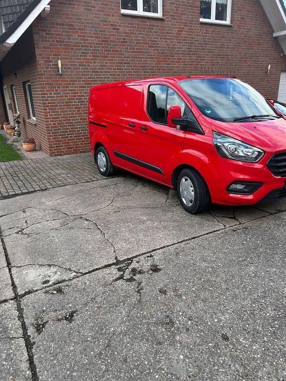 Second-hand Ford Transit Custom 131 CP (96 kW) 2019 Roșu Monovolum