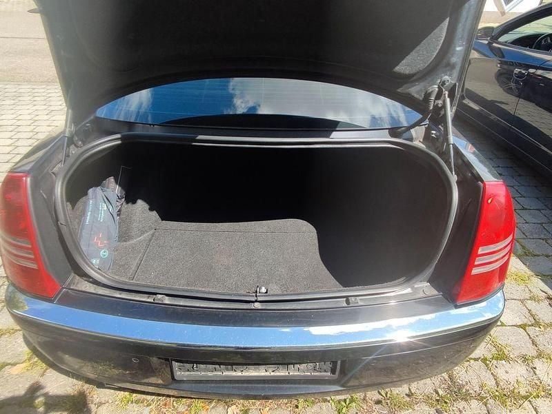 Schwarz Gebraucht 2004 Chrysler 300C Limousine | 2.250 € - Bild 1/4
