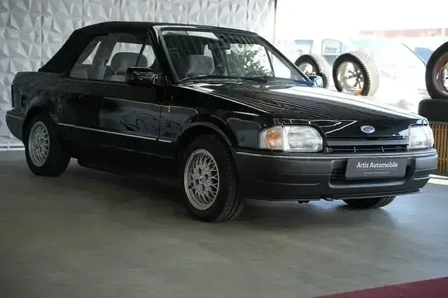 Używany Ford Escort Ghia 1989 Czarny