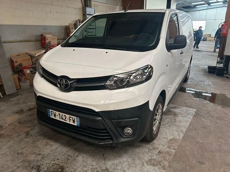 Gebraucht Toyota Proace 122 PS (89 kW) 2020 Weiß Van / Kleinbus