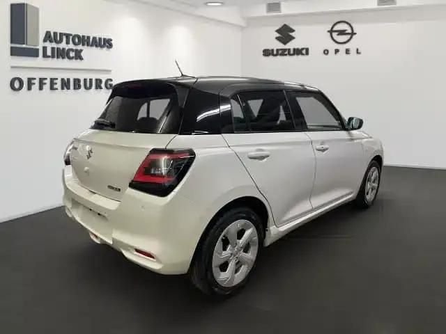 Gebraucht Suzuki Swift Comfort+ 83 PS (61 kW) 2024 Blau Kleinwagen