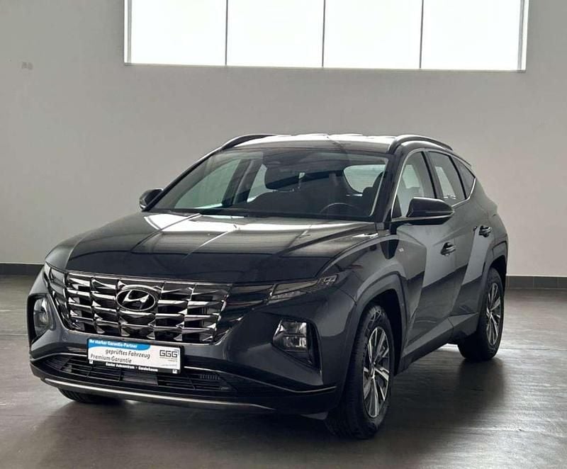 Grau Gebraucht 2021 Hyundai Tucson SUV | 24.490 € (Fairer Preis) - Bild 1/3
