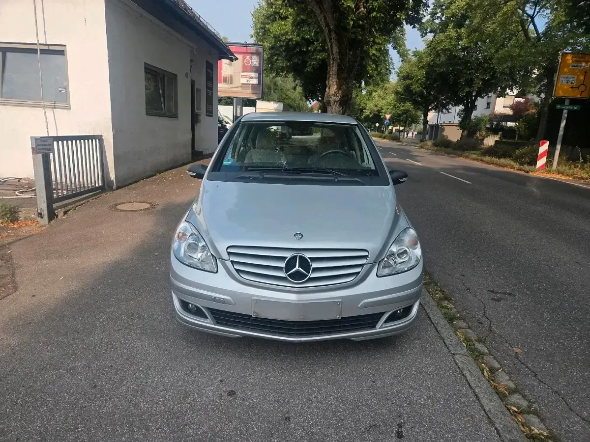 Gebraucht Mercedes B200 136 PS (100 kW) 2006 Silber Van / Kleinbus