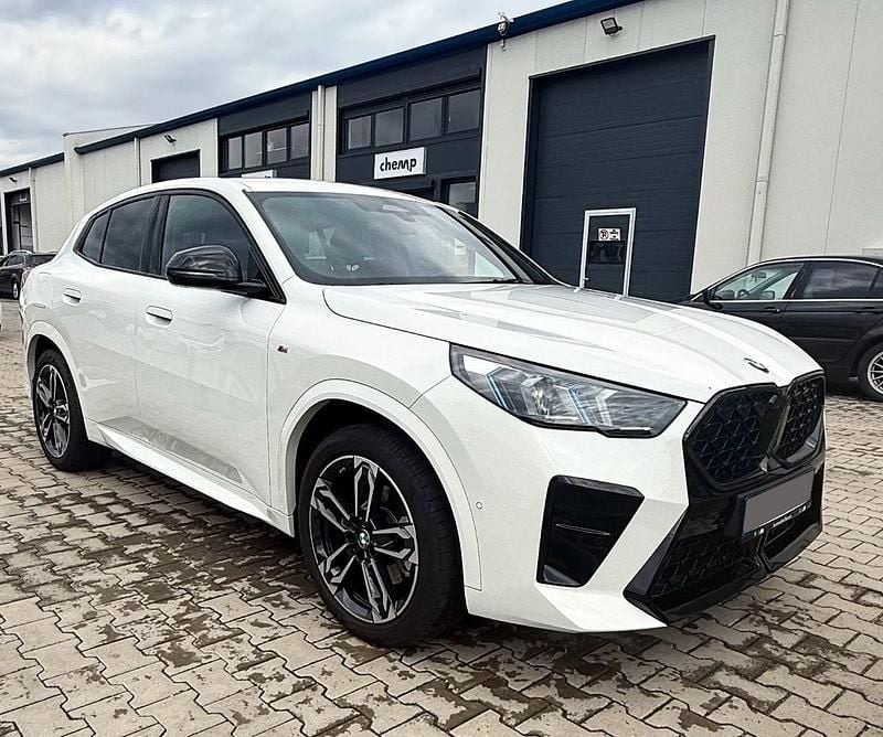 Gebraucht BMW X2 M Sport 156 PS (114 kW) 2024 Weiß SUV