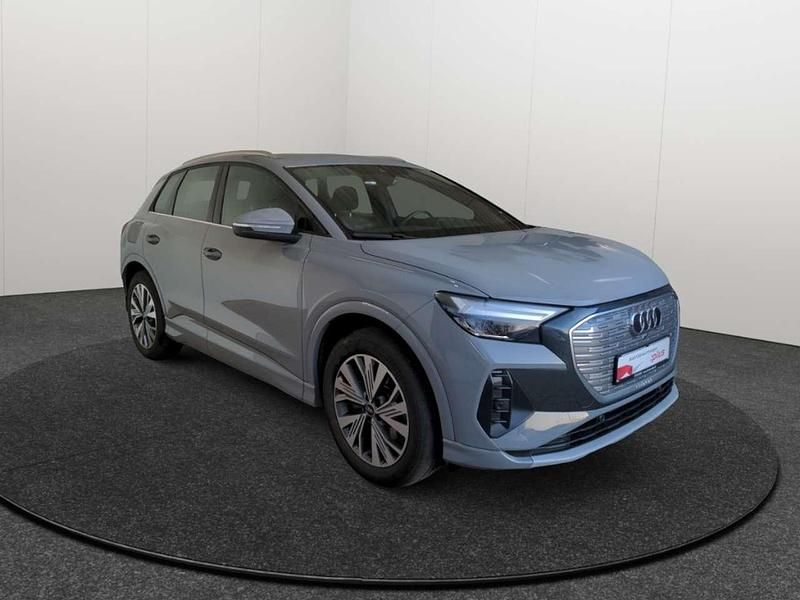 Gebraucht Audi Q4 e-tron Basis 125 kW (170 PS) 2023 Kieselgrau SUV