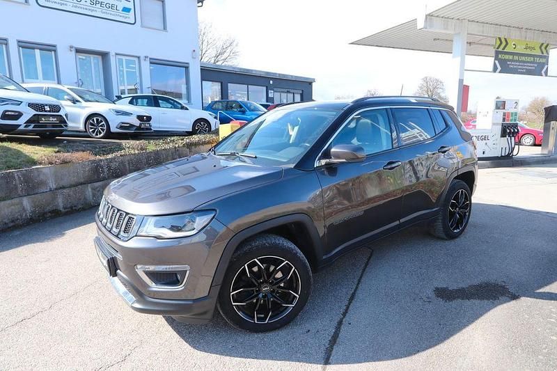 Gebraucht Jeep Compass Limited 140 PS (102 kW) 2017 Grau SUV